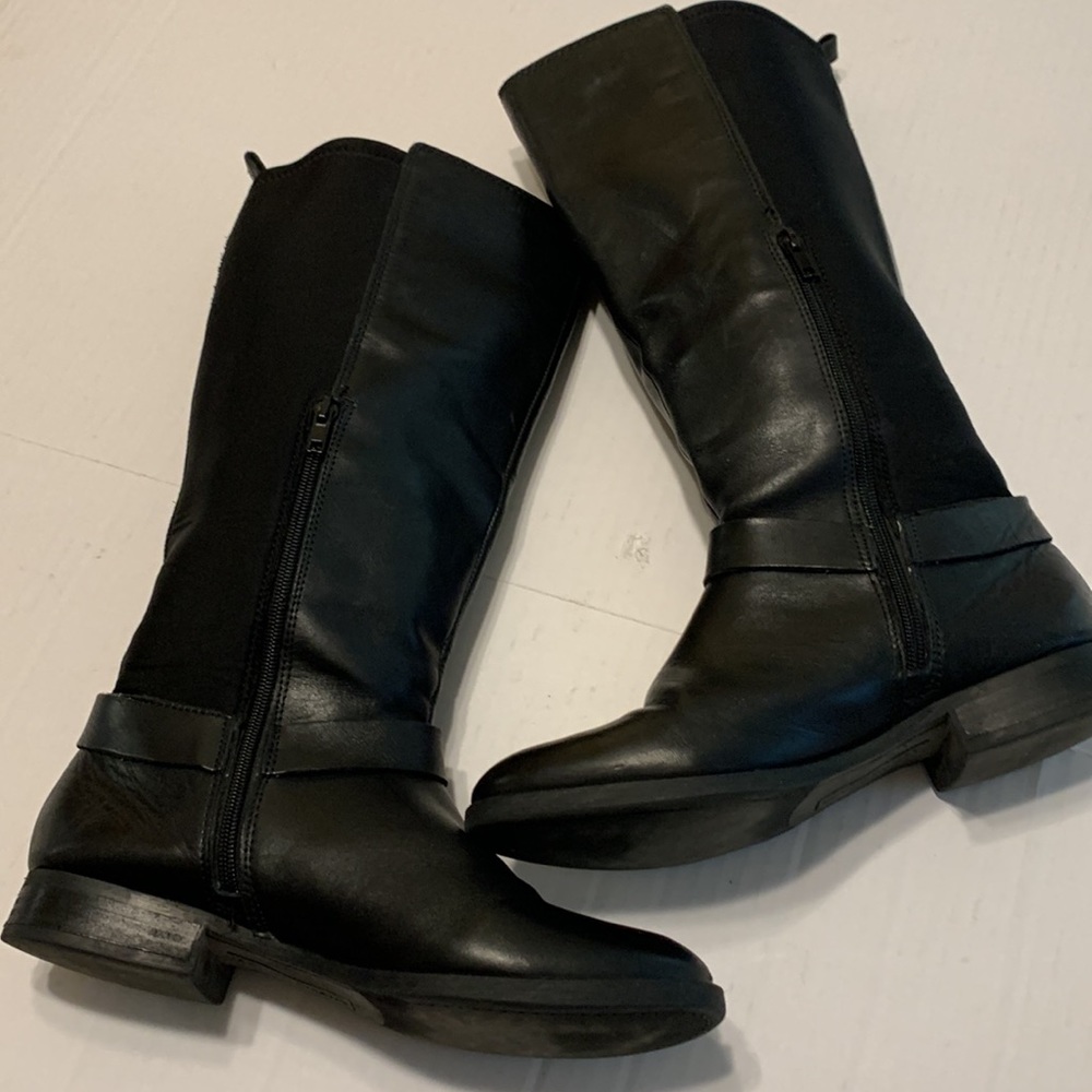 Arturo Chiang Women’s Leather Boots
